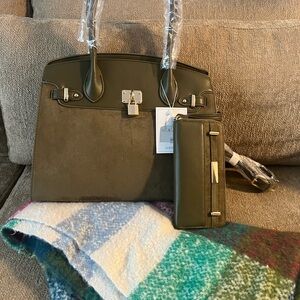Elegant Olive Green Handbag and Wallet Set with winter scarf
